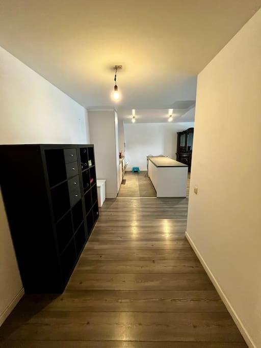 Big Apartment With Parking In Anversa Esterno foto