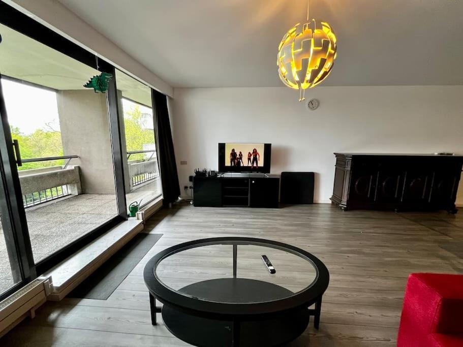 Big Apartment With Parking In Anversa Esterno foto