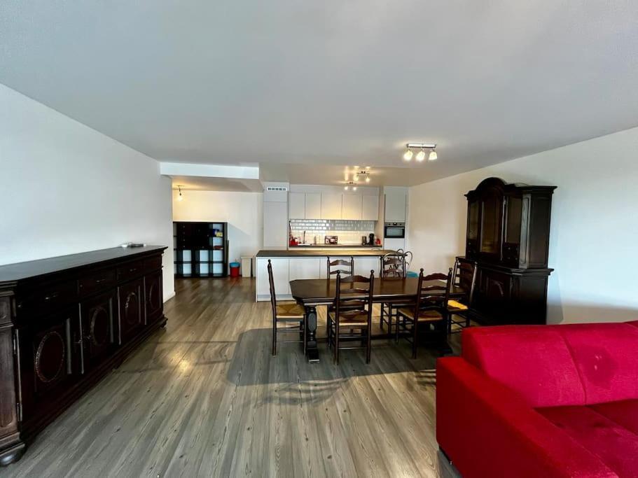 Big Apartment With Parking In Anversa Esterno foto