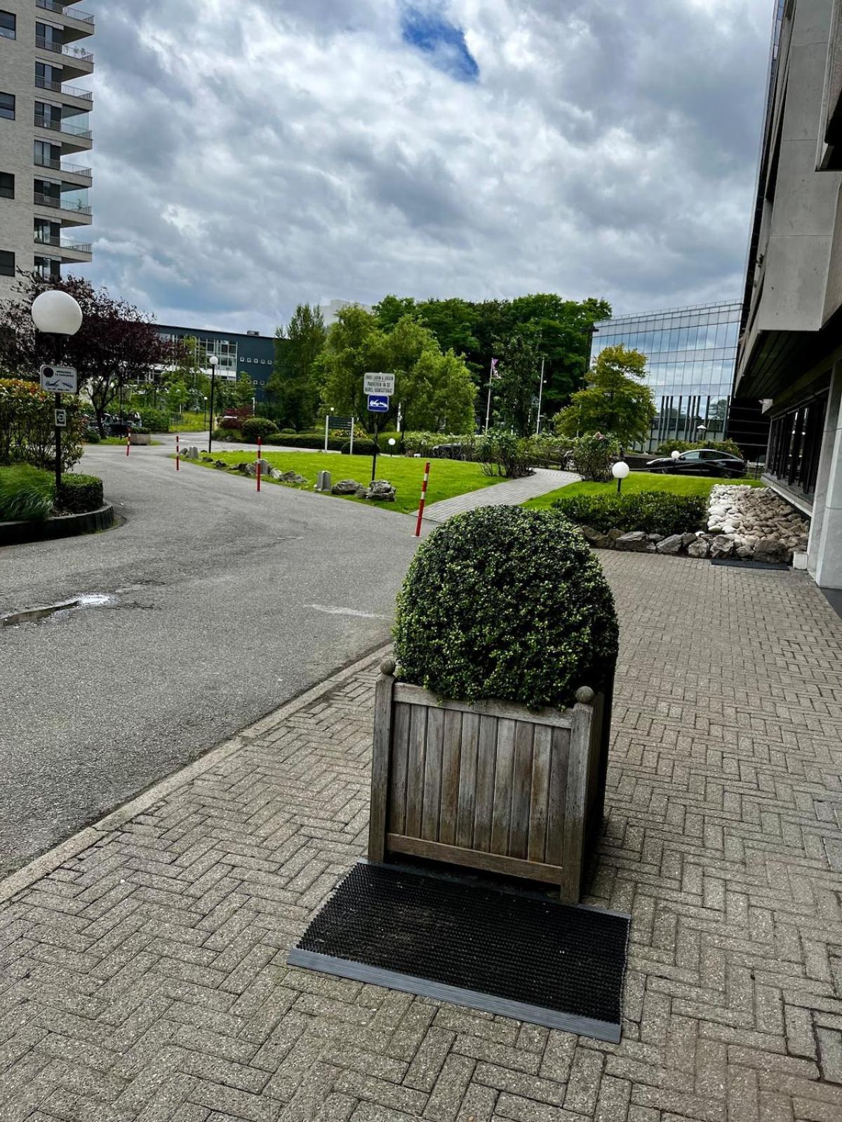 Big Apartment With Parking In Anversa Esterno foto