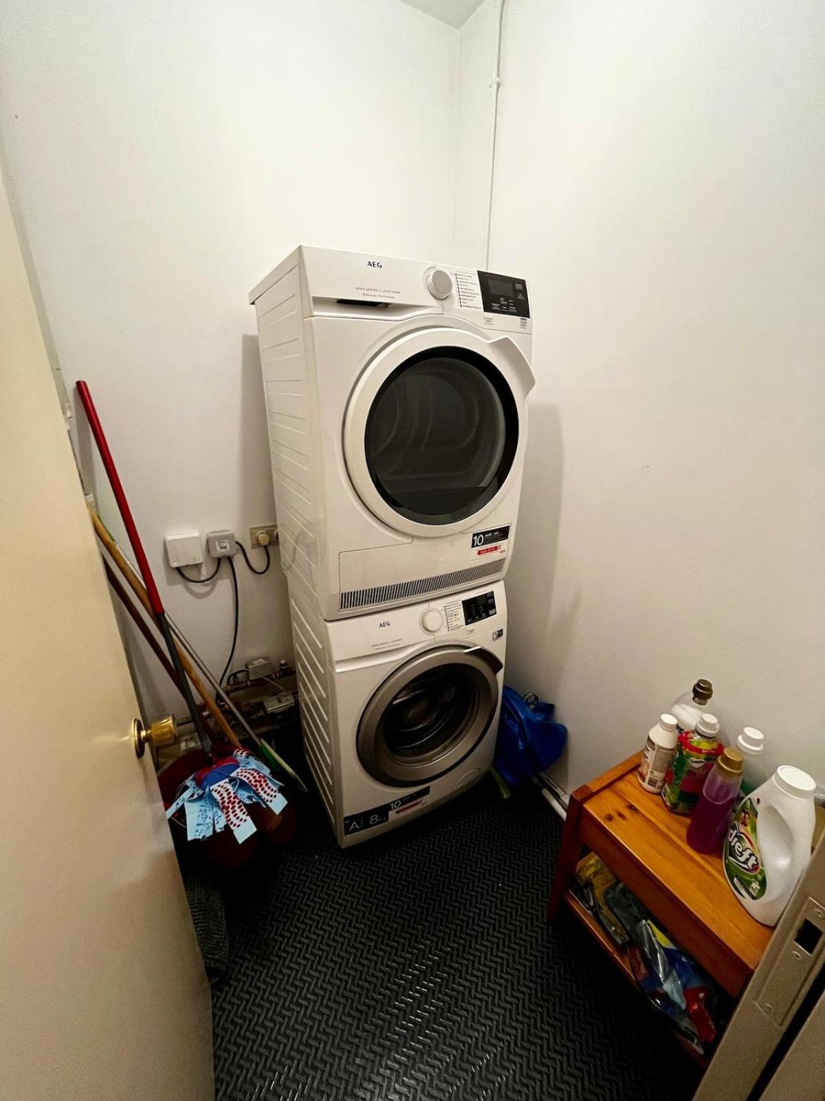 Big Apartment With Parking In Anversa Esterno foto