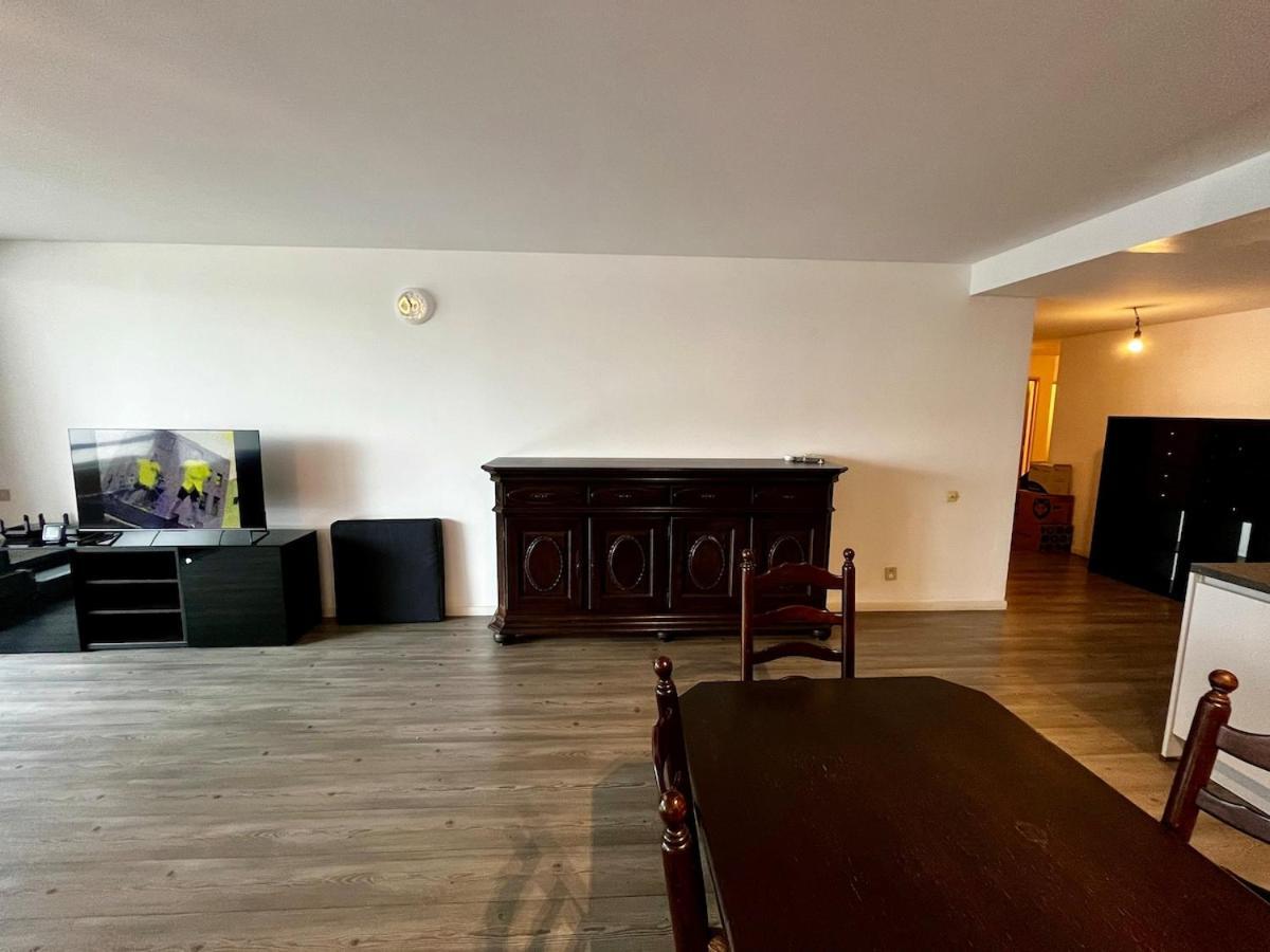 Big Apartment With Parking In Anversa Esterno foto
