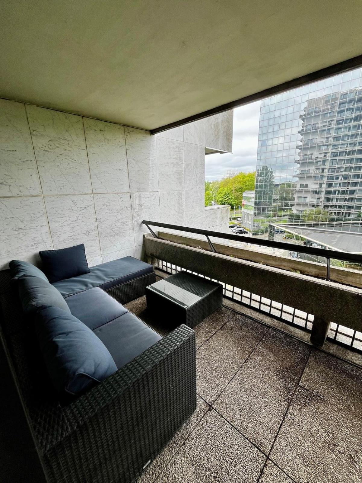 Big Apartment With Parking In Anversa Esterno foto